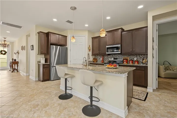 3161 Amadora Cir, Cape Coral, Florida 33909