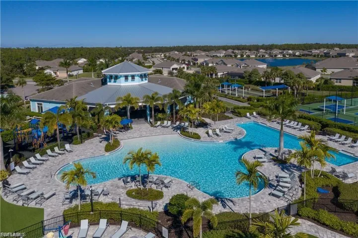 3161 Amadora Cir, Cape Coral, Florida 33909