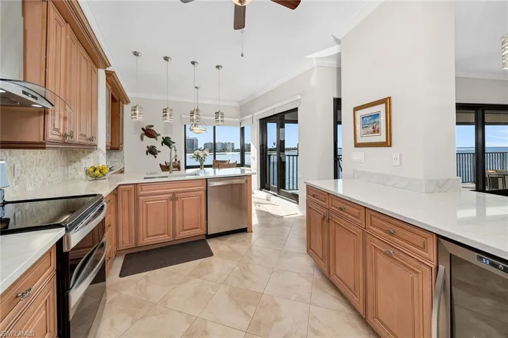 524  La Peninsula  BLVD, Naples, FL 34113