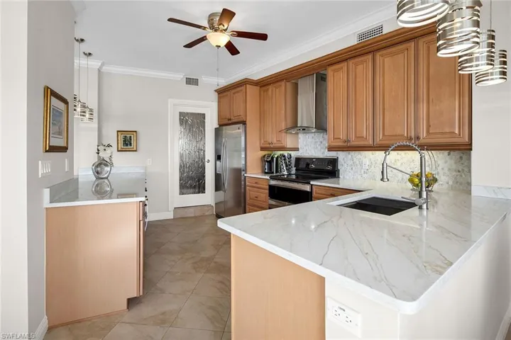 524  La Peninsula  BLVD, Naples, FL 34113