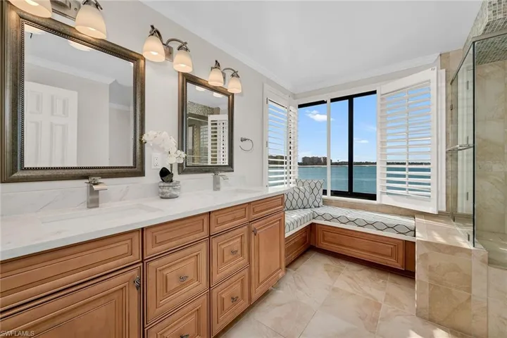 524  La Peninsula  BLVD, Naples, FL 34113