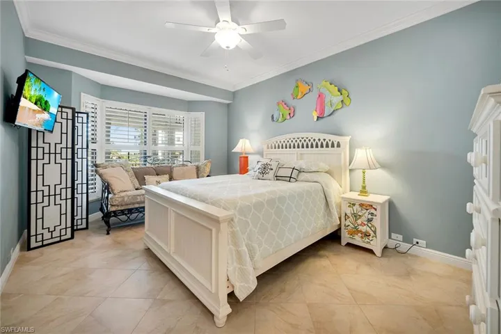 524  La Peninsula  BLVD, Naples, FL 34113
