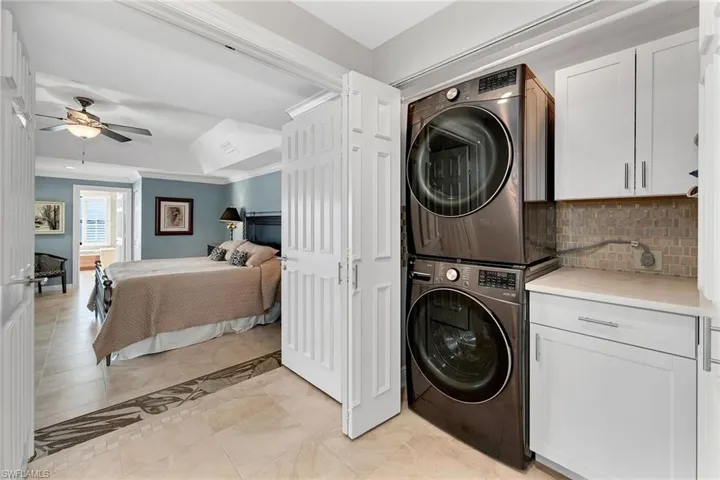 524  La Peninsula  BLVD, Naples, FL 34113