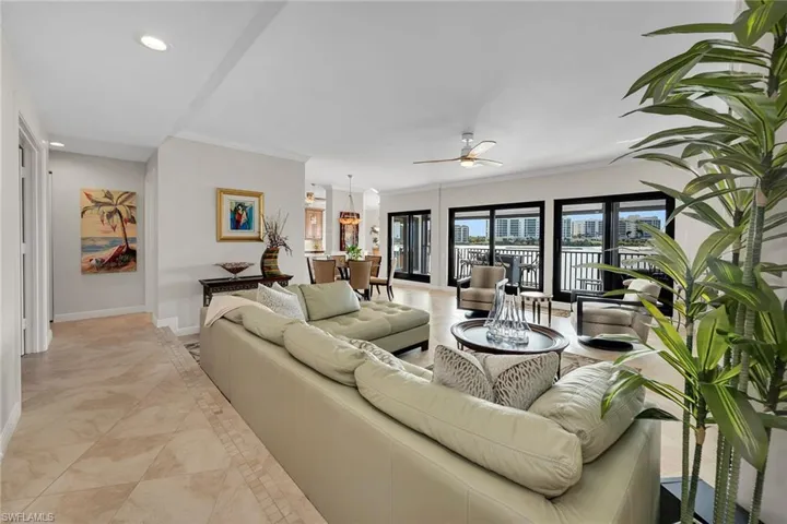 524  La Peninsula  BLVD, Naples, FL 34113