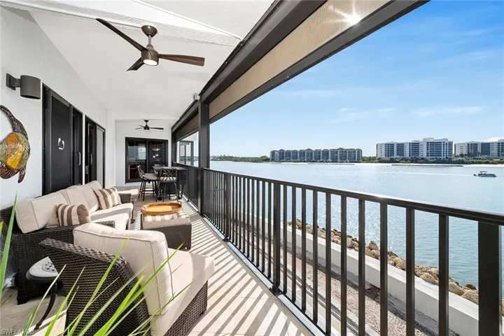 524  La Peninsula  BLVD, Naples, FL 34113