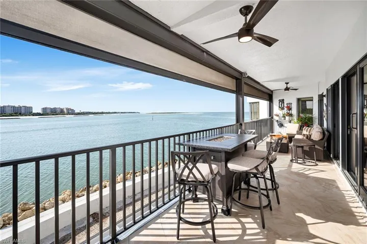 524  La Peninsula  BLVD, Naples, FL 34113