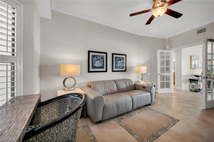 524  La Peninsula  BLVD, Naples, FL 34113