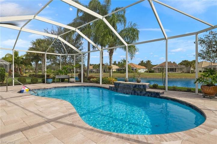 Heated Pool w/Fountain
