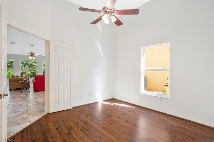 6630 Vancouver LN, NAPLES FL 34104