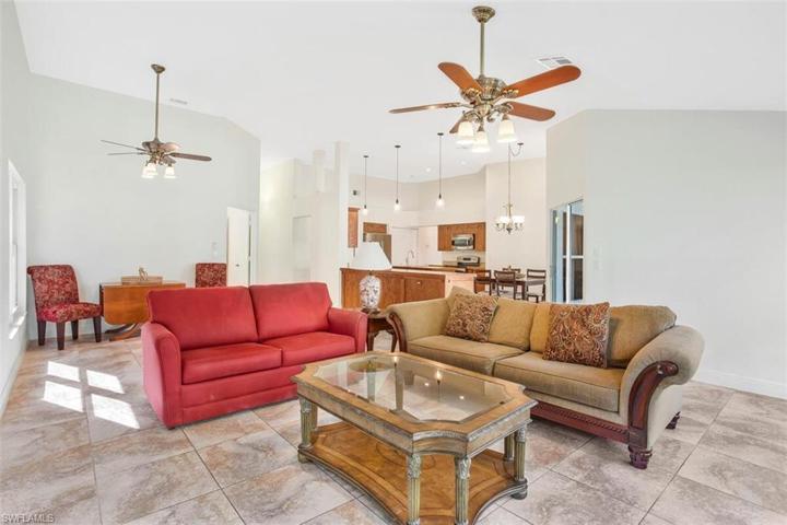 6630 Vancouver LN, NAPLES FL 34104