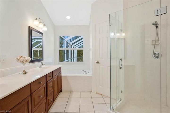 6630 Vancouver LN, NAPLES FL 34104