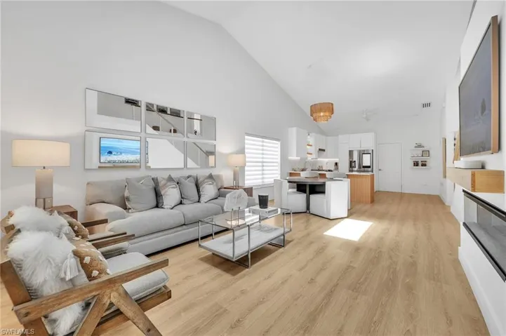 4716 Via Carmen, Naples, Florida 34105
