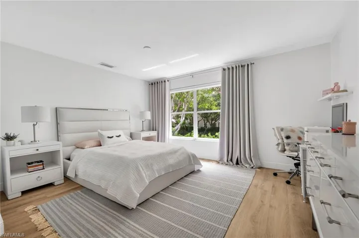 4716 Via Carmen, Naples, Florida 34105