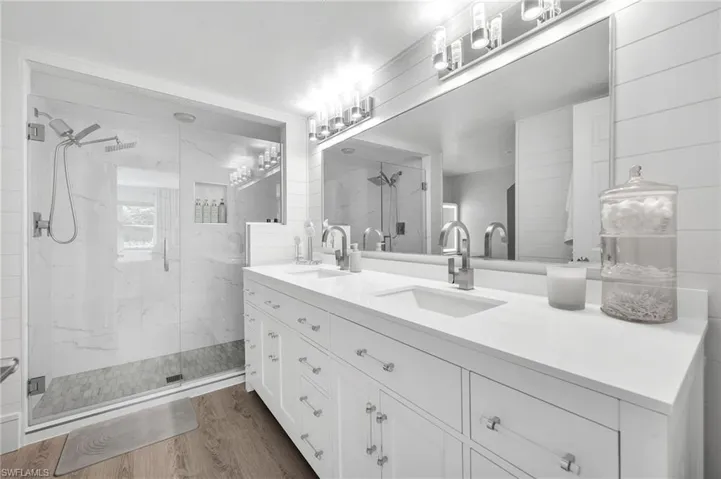 4716 Via Carmen, Naples, Florida 34105