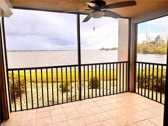 Riverfront Lanai