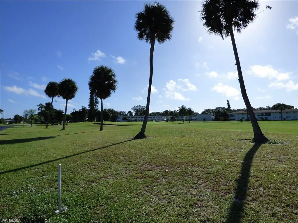 10 Regency CT, Lehigh Acres, FL 33936,2025000340