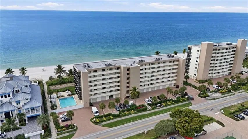 10475  Gulf Shore  DR, Naples, FL 34108