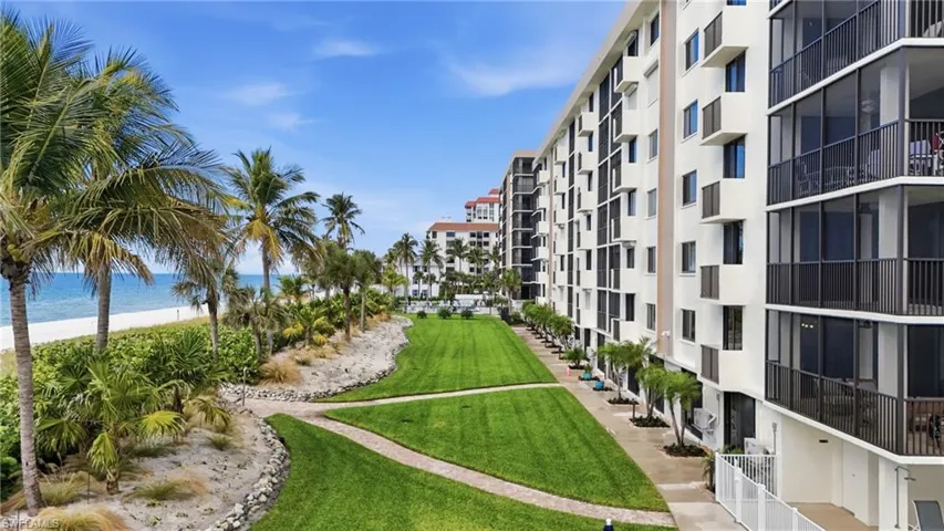 10475 Gulf Shore Dr # 132, Naples, Florida 34108