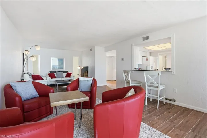 10475  Gulf Shore  DR, Naples, FL 34108