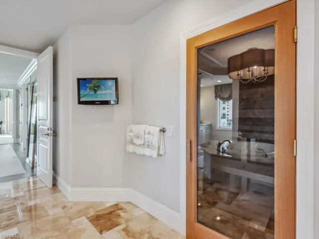 Bathroom with a chandelier