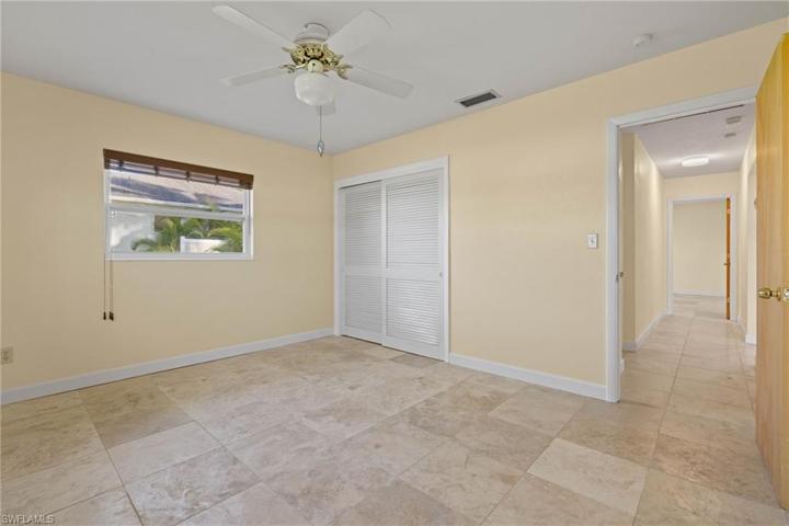 Second bedroom.