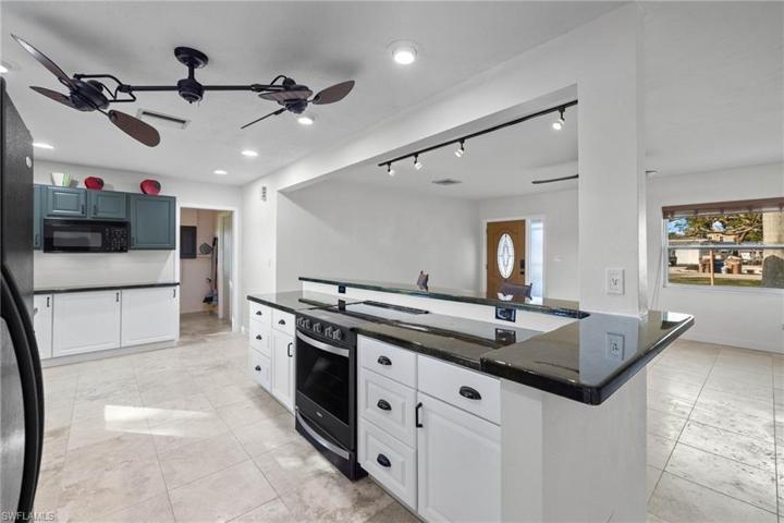 2102  Aruba  AVE, Fort Myers, FL 33905