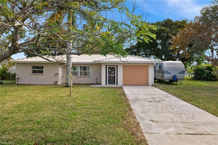 This renovated concrete block home with a 2020 metal roof, newer windows, new HVAC with 120' of water frontage is perfect for a permanent residence or a weekend get away.