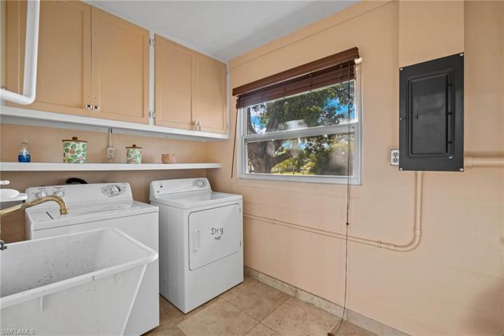 2102  Aruba  AVE, Fort Myers, FL 33905
