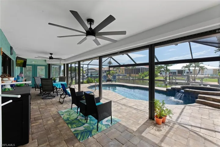 Enticing views from your private lanai with great space for entertaining