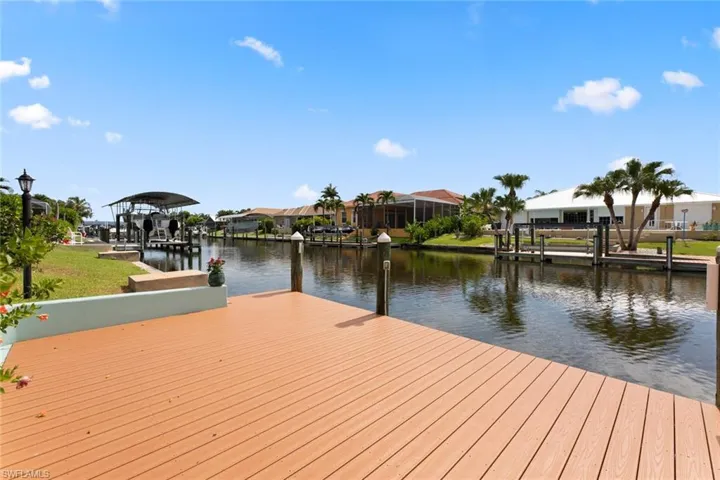 Large composite dock and walkway