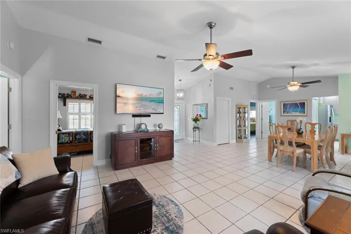 Spacious Great room ready for your furniture & decorating ideas