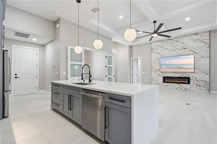 2306 Sw 16th Ter, Cape Coral, Florida 33991