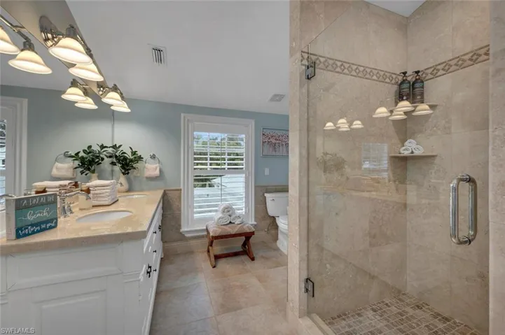 Guest bath 2nd floor