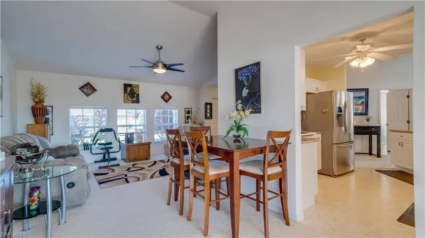 kitchen appliances are different than in this picture see new kitchen pictures