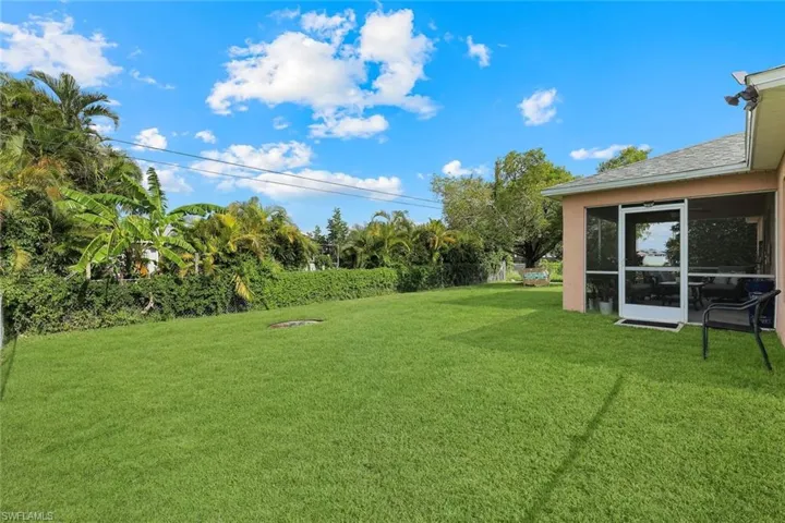 1006 Ne 6th Pl, Cape Coral, Florida 33909