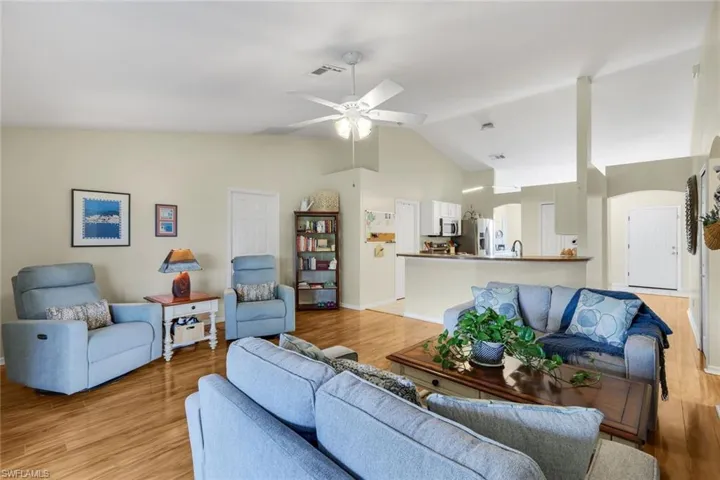 1006 Ne 6th Pl, Cape Coral, Florida 33909