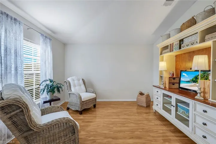 1006 Ne 6th Pl, Cape Coral, Florida 33909
