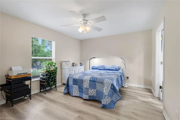 1006 Ne 6th Pl, Cape Coral, Florida 33909