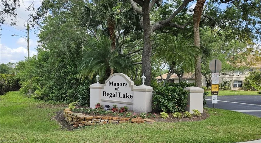 1112  Manor Lake  DR, Naples, FL 34110