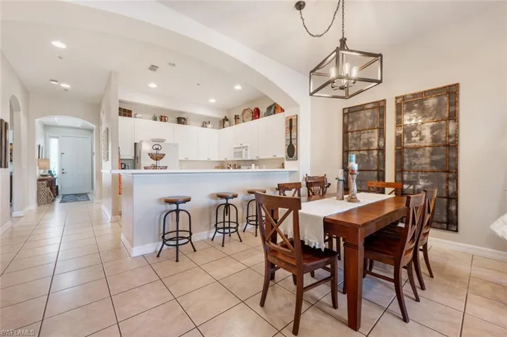 1112  Manor Lake  DR, Naples, FL 34110