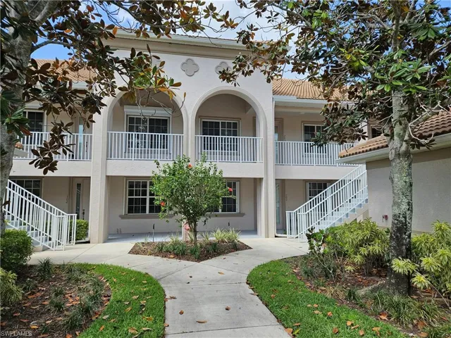 1112  Manor Lake  DR, Naples, FL 34110