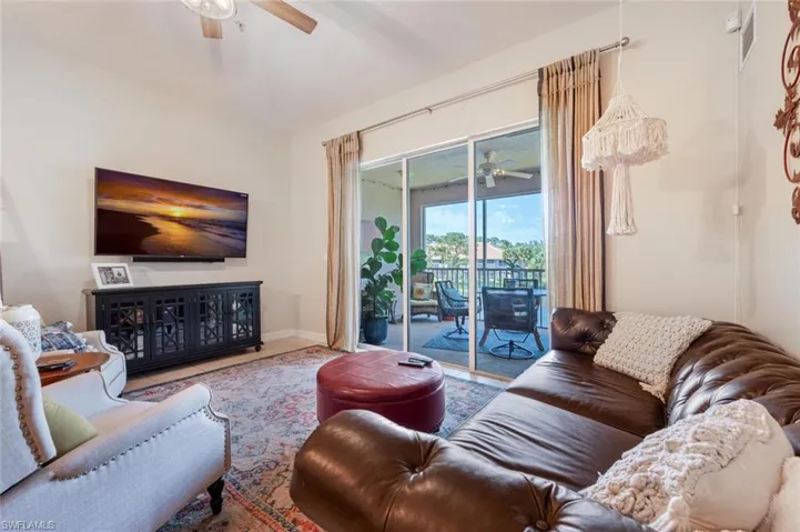 1112  Manor Lake  DR, Naples, FL 34110