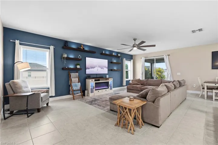 512 Nw 4th St, Cape Coral, Florida 33993