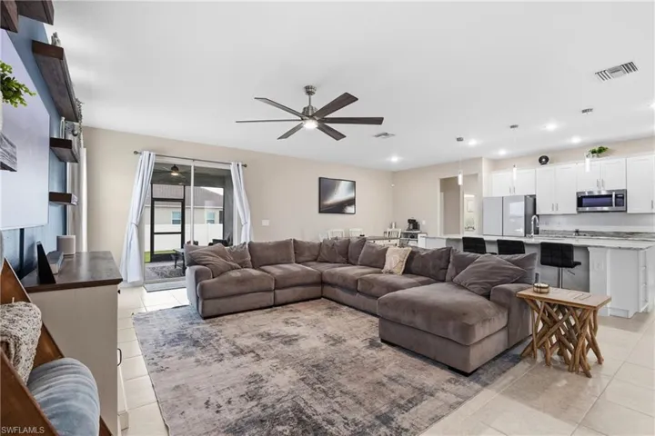 512 Nw 4th St, Cape Coral, Florida 33993
