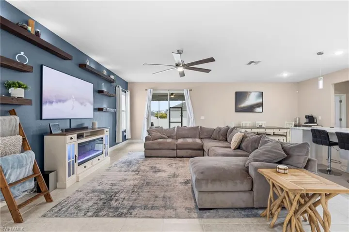 512 Nw 4th St, Cape Coral, Florida 33993