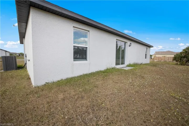 823 Rue Labeau Cir, Fort Myers Fl 33913