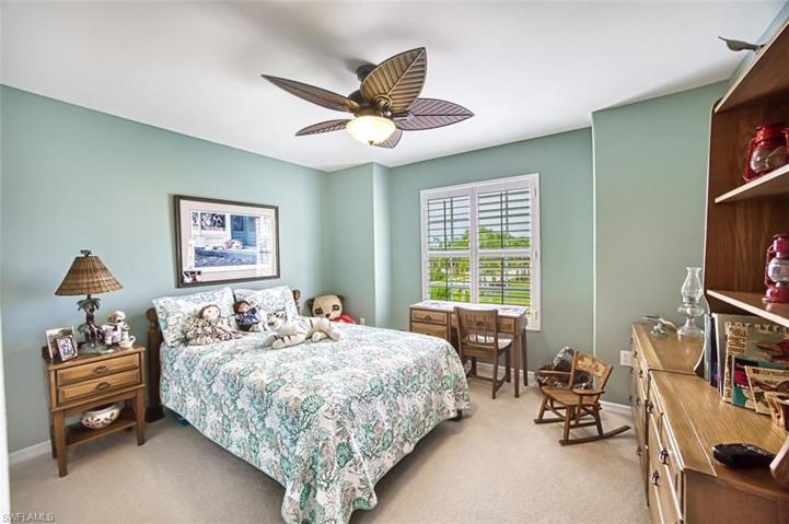 Guest Bedroom in Front of Home upstairs
