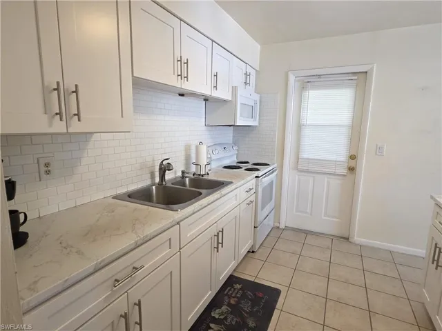 1 Dutch Iris Ln, Lehigh Acres, Florida 33936