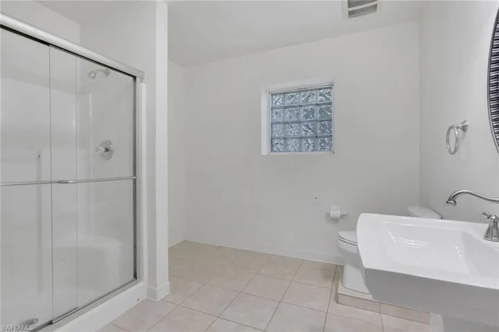 730 5th St Nw, Naples, Florida 34120