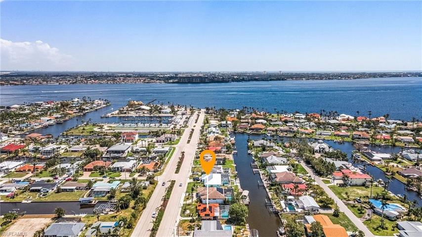 Close to river, close to CC Yacht Club development - No Bridges access to river!